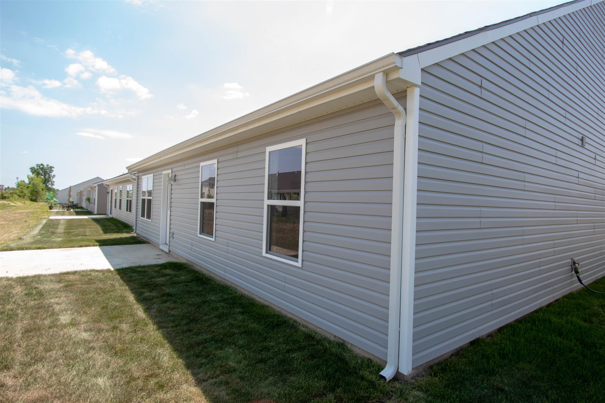 2178 Blue Spring Run Fort Wayne, IN 46808 - Photo 3 of 27 Gallery Image 3