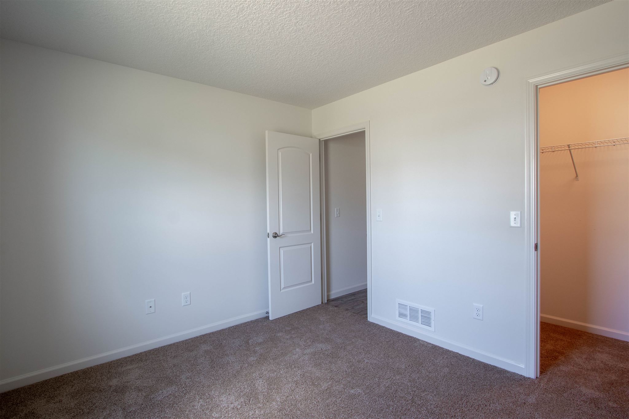 2178 Blue Spring Run Fort Wayne, IN 46808 - Photo 10 of 27 Gallery Image 10