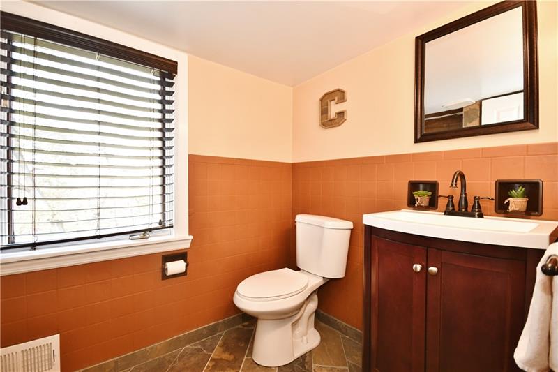99 Hillendale Road Pittsburgh, PA 15237 - Photo 16 of 25