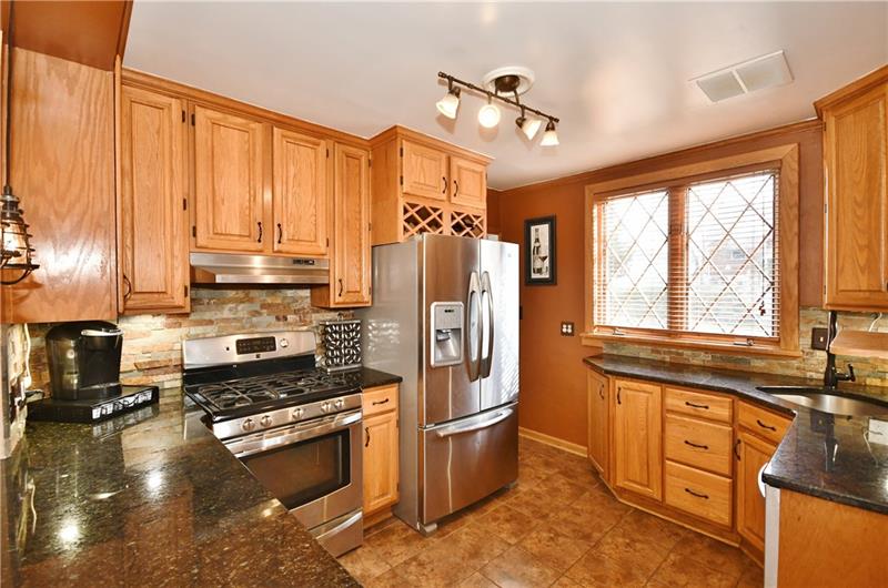 99 Hillendale Road Pittsburgh, PA 15237 - Photo 7 of 25 Stainless appliances & lots of prep space