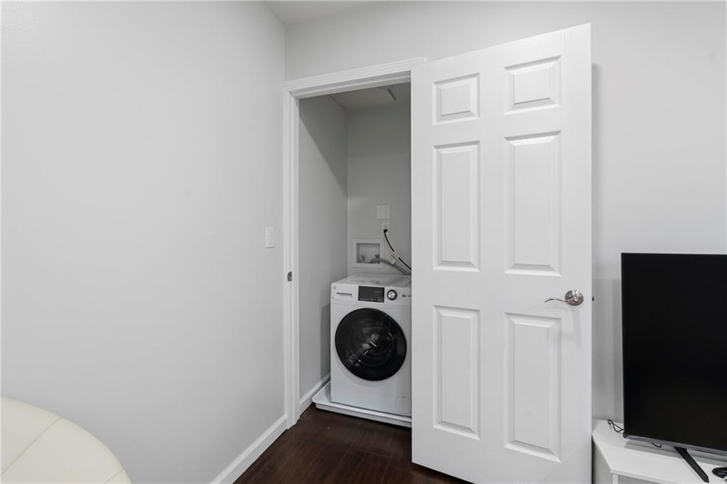 3354 Ridgway Street Pittsburgh, PA 15213 - Photo 23 of 34 3rd floor laundry