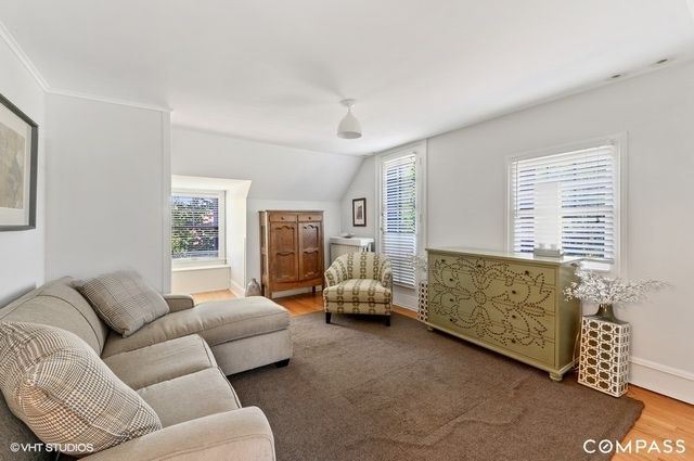 $1,375,000 | 265 Woodland Avenue, Winnetka, IL 60093