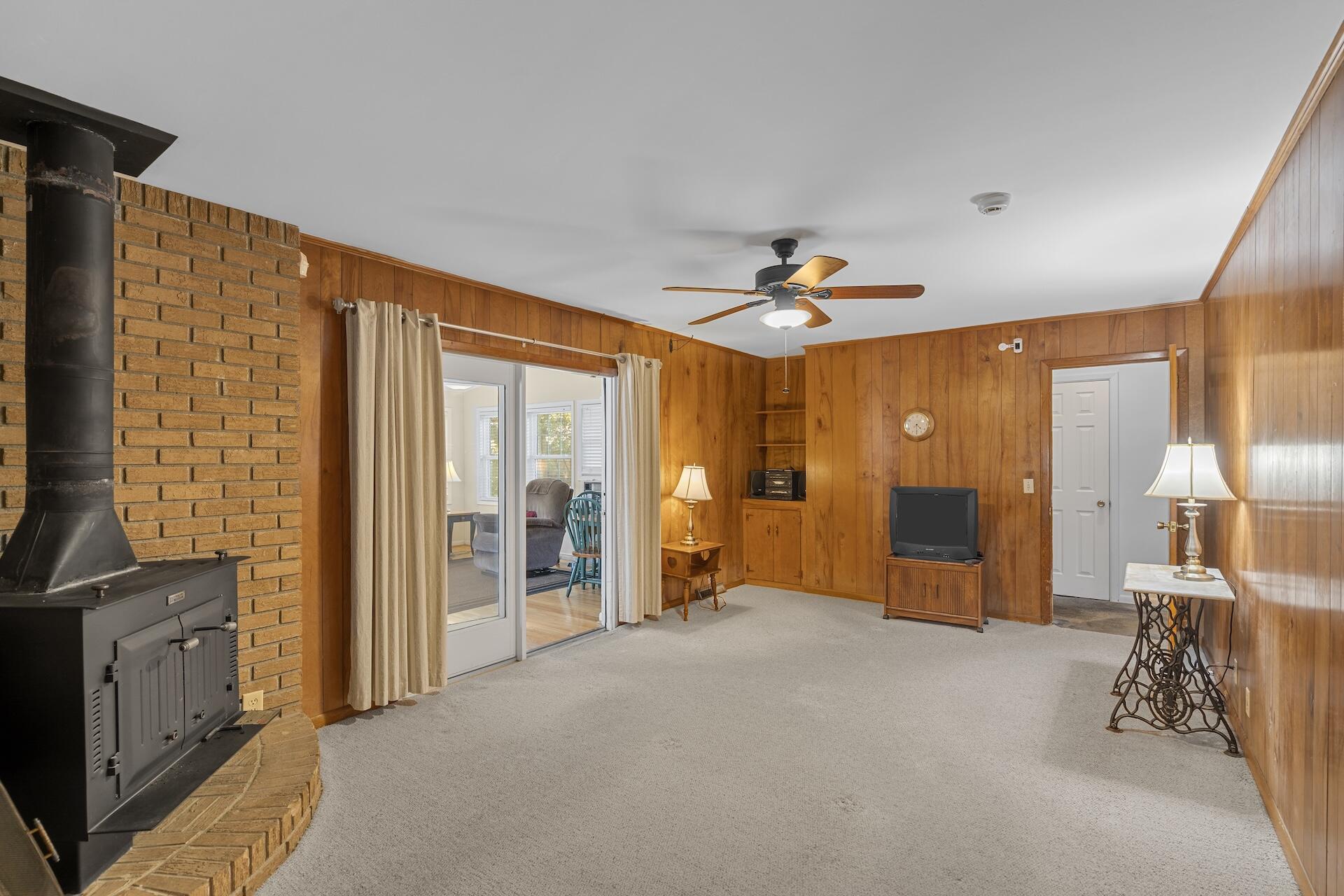 1318 New Castle Street Charleston, SC 29407 - Photo 11 of 29 Family Room