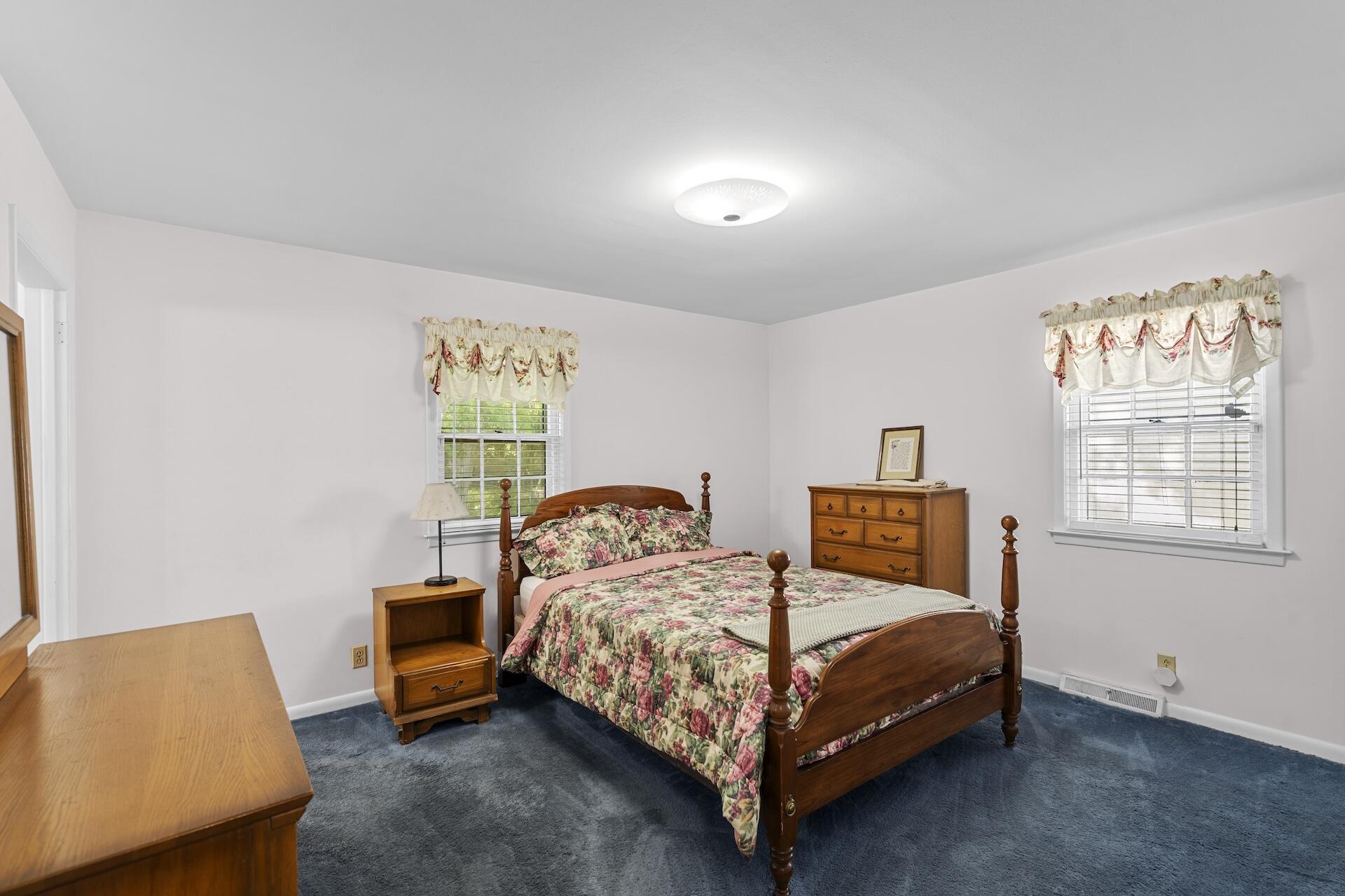 1318 New Castle Street Charleston, SC 29407 - Photo 16 of 29 Primary Bedroom