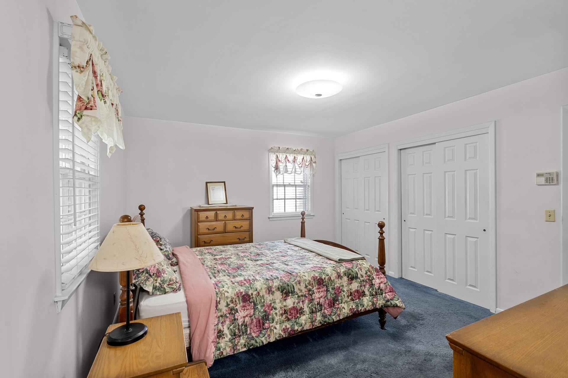 1318 New Castle Street Charleston, SC 29407 - Photo 17 of 29 Primary Bedroom