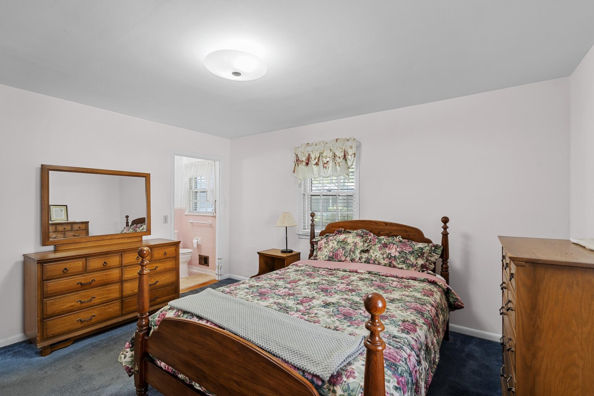 1318 New Castle Street Charleston, SC 29407 - Photo 18 of 29 Primary bedroom