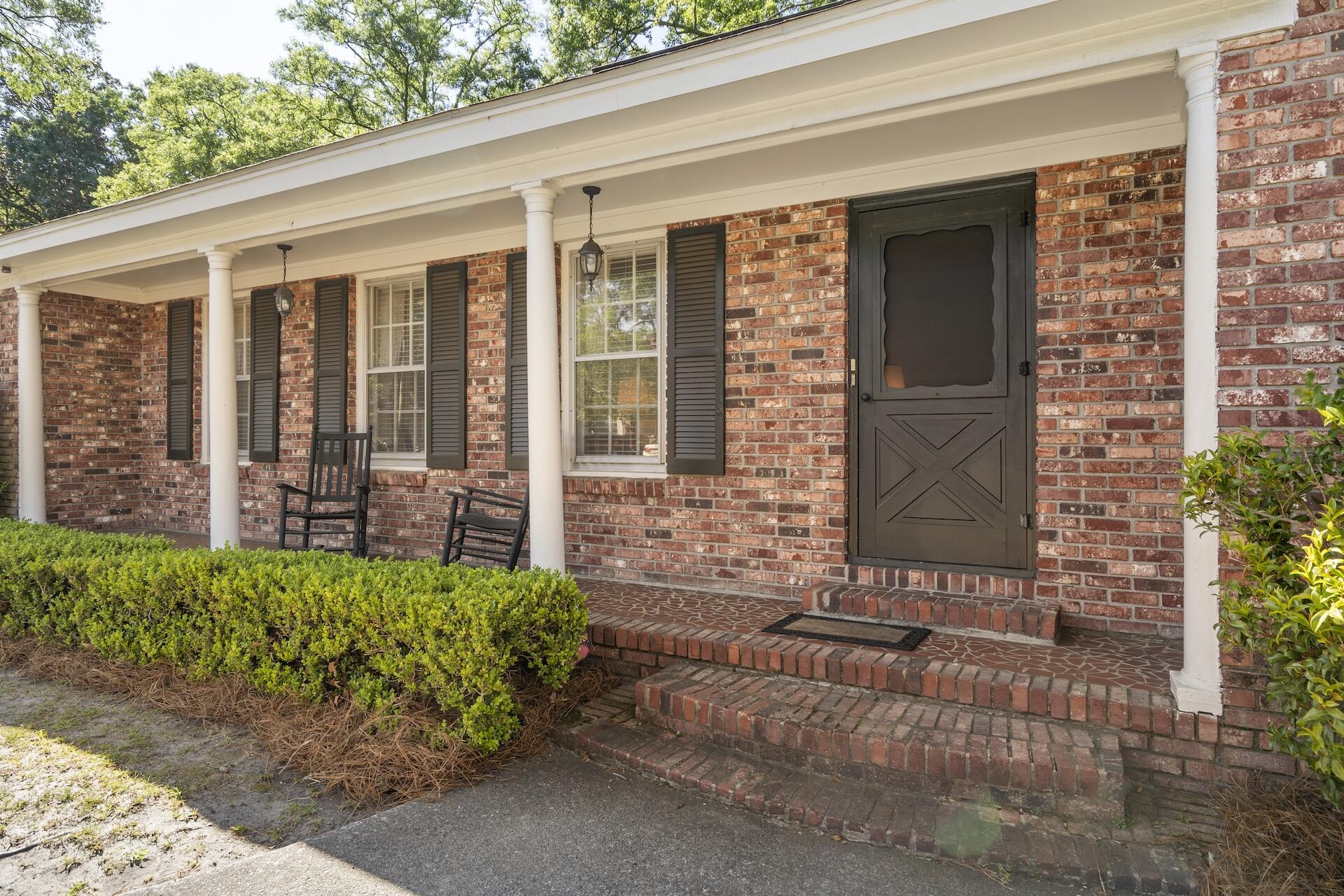 1318 New Castle Street Charleston, SC 29407 - Photo 2 of 29 Front Porch