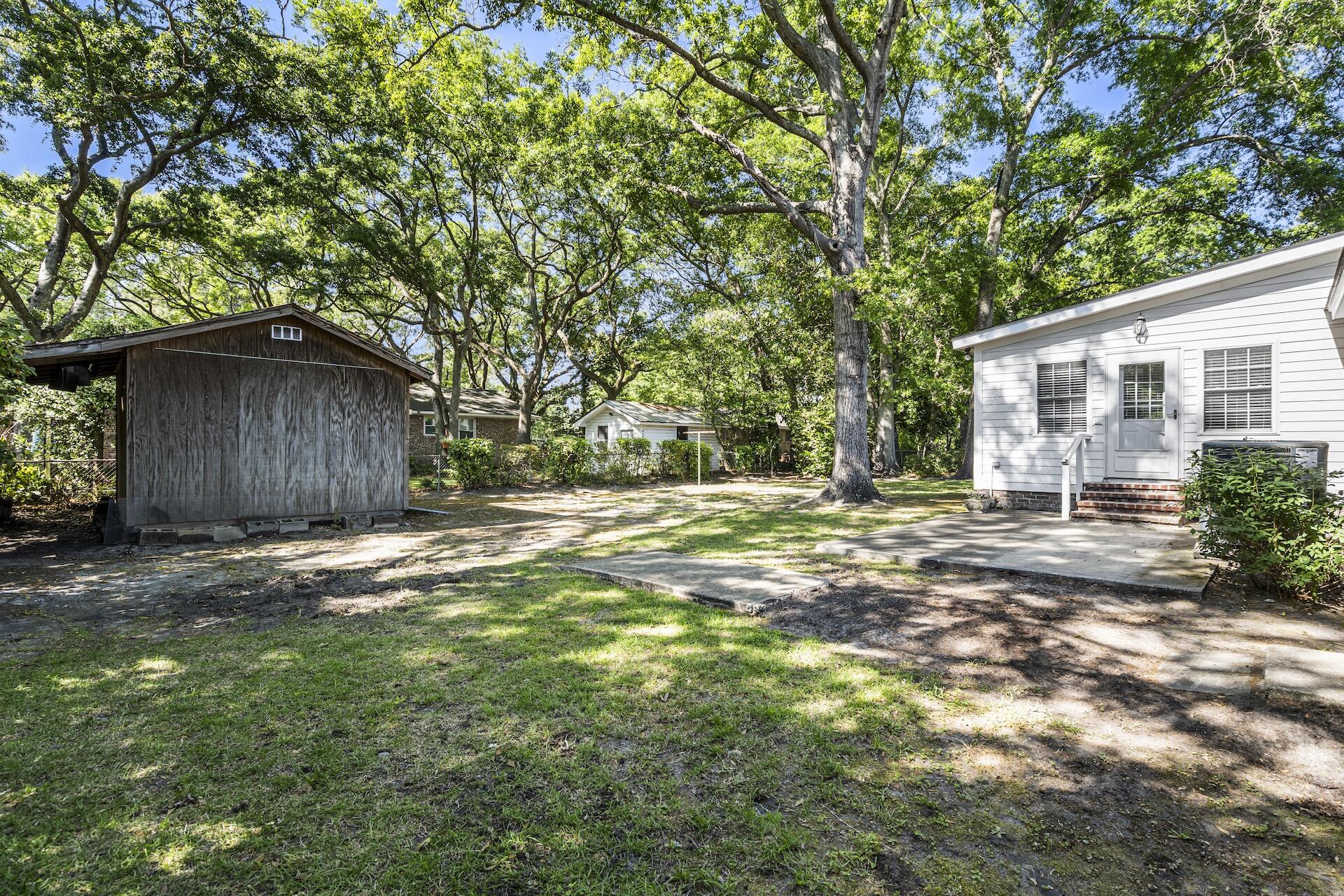 1318 New Castle Street Charleston, SC 29407 - Photo 27 of 29 Back Yard