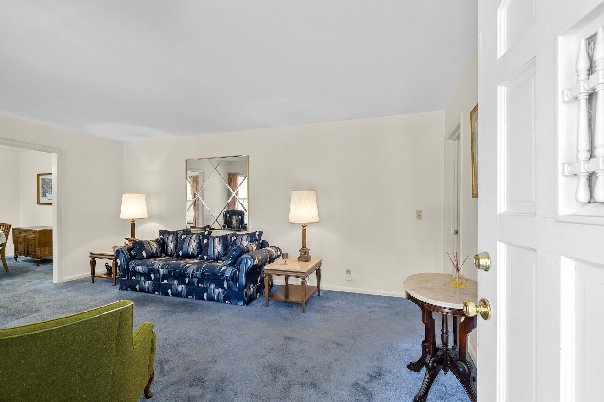 1318 New Castle Street Charleston, SC 29407 - Photo 6 of 29 Living Room