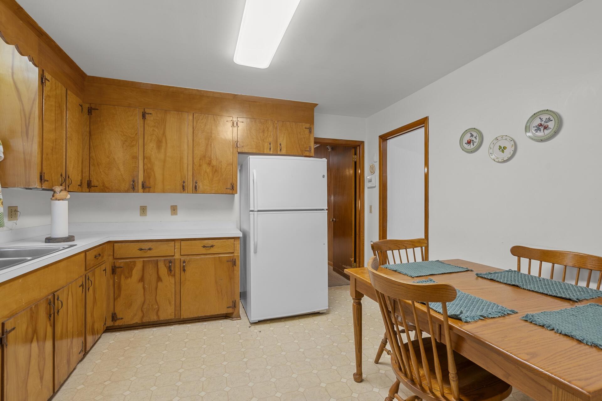 1318 New Castle Street Charleston, SC 29407 - Photo 10 of 29 Kitchen
