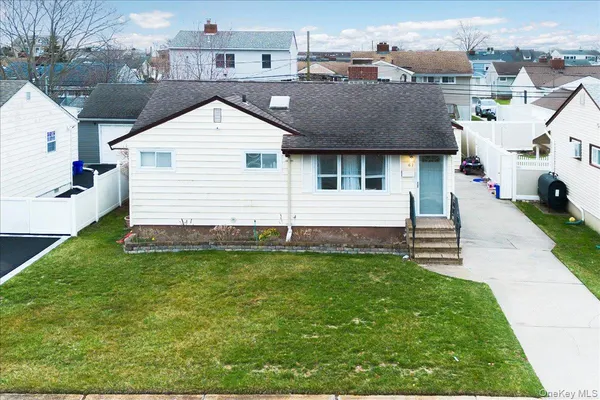 $529,999 | 61 Grant Street, Freeport, NY 11520