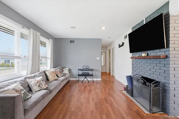 $529,999 | 61 Grant Street, Freeport, NY 11520