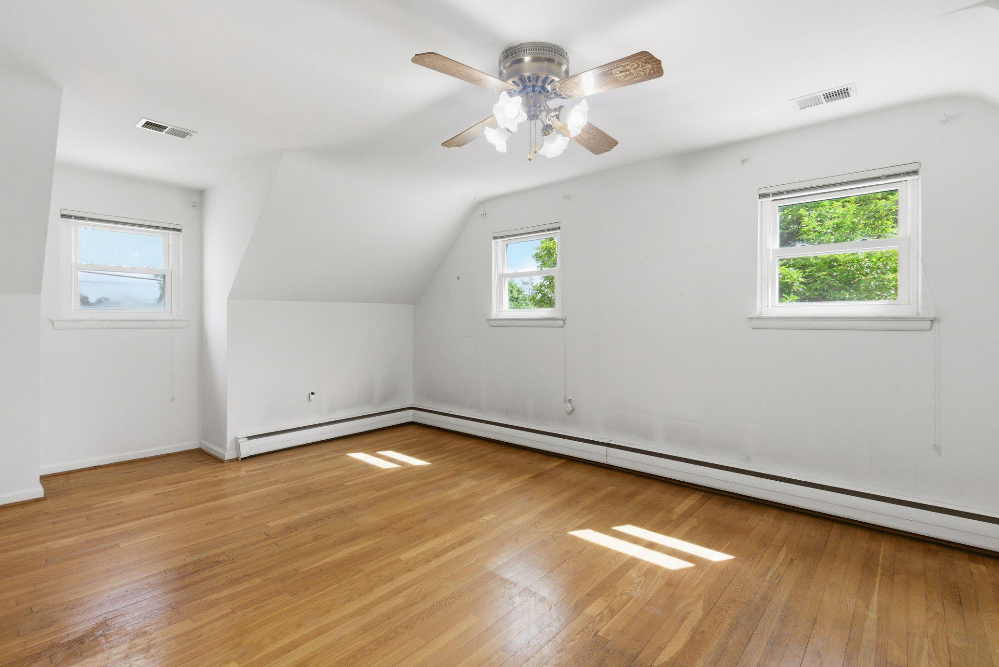 1110 Chillum Manor Road Hyattsville, MD 20783 - Photo 15 of 30 Alternate view of main-level bedroom