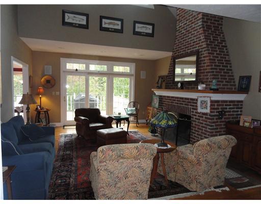 89 Coffey Crossing Road Washington, PA 15301 - Photo 15 of 18 Living Room.