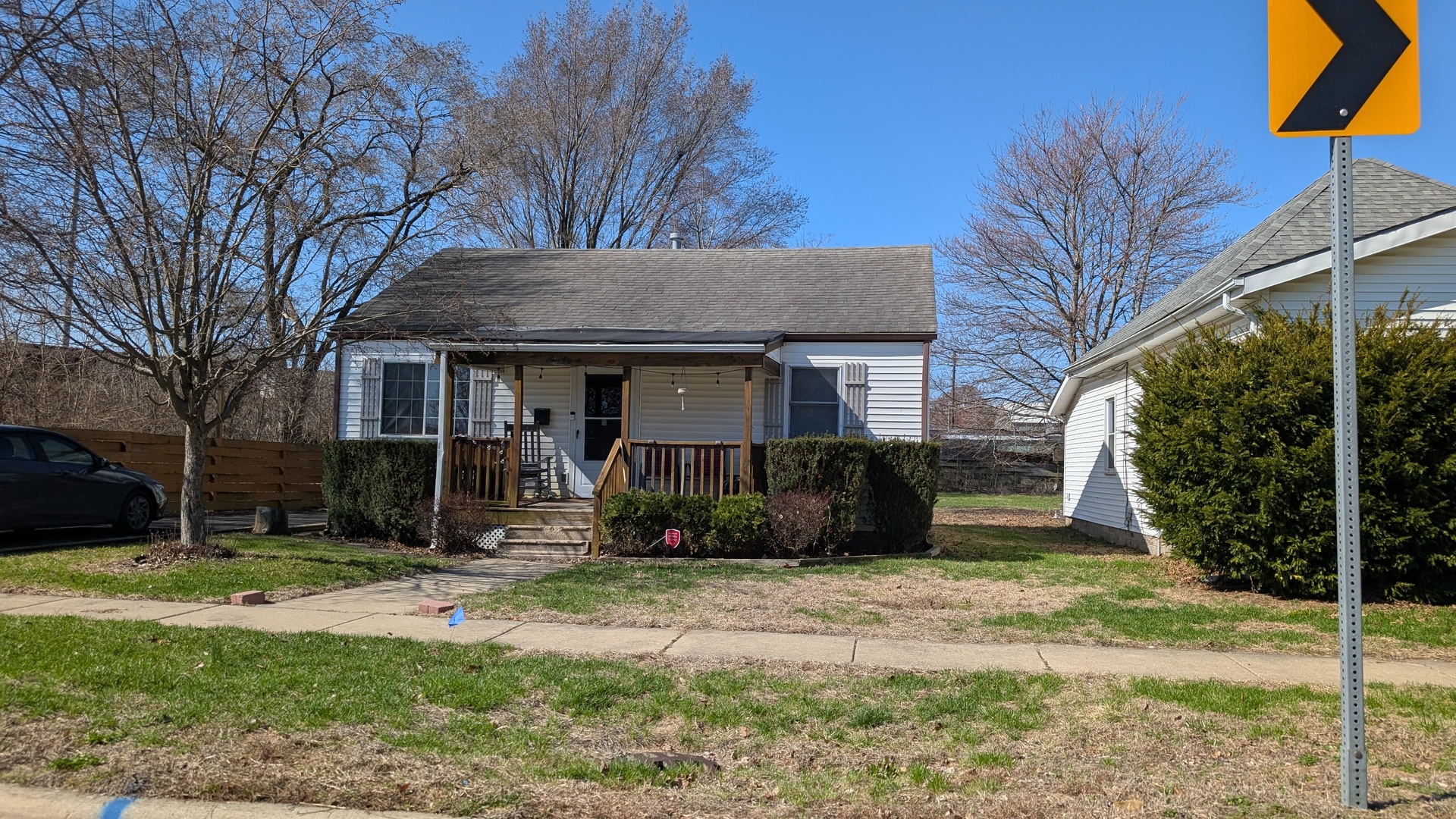 911 North Elm Street Champaign, IL 61820 - Photo 1 of 4 a front view of a house with garden