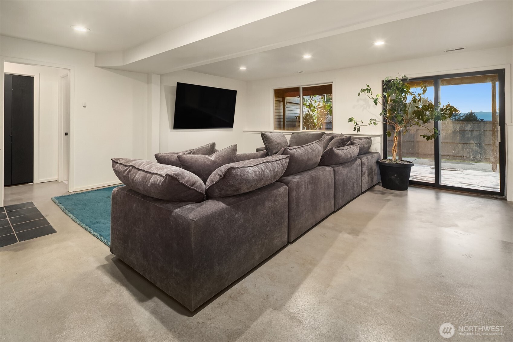 19303 Olympic View Drive Edmonds, WA 98020 - Photo 29 of 40