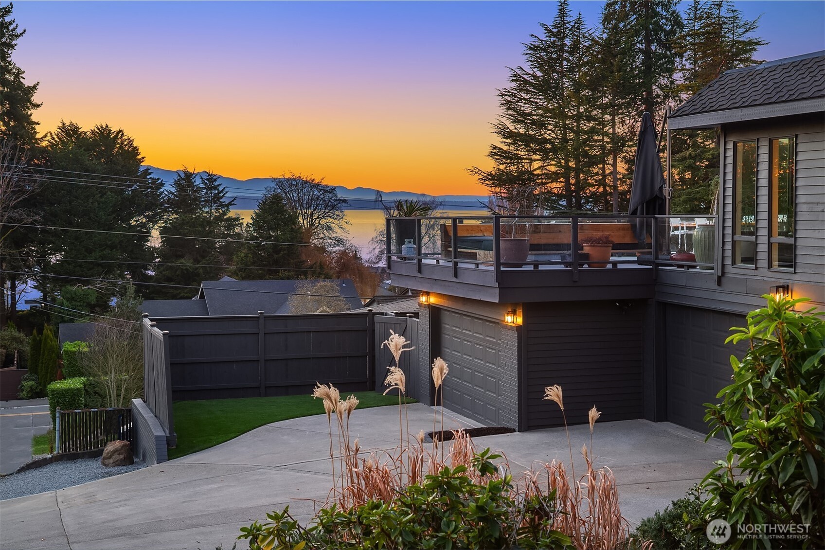 19303 Olympic View Drive Edmonds, WA 98020 - Photo 4 of 40