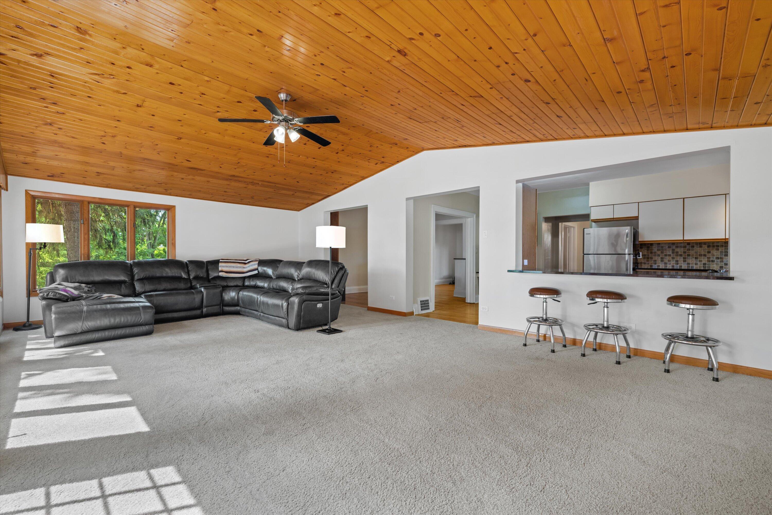 1341 Sheridan Road Somers, WI 53140 - Photo 9 of 46 living room