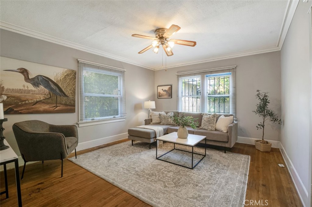 122 North Ridgewood Place Los Angeles, CA 90004 - Photo 17 of 43