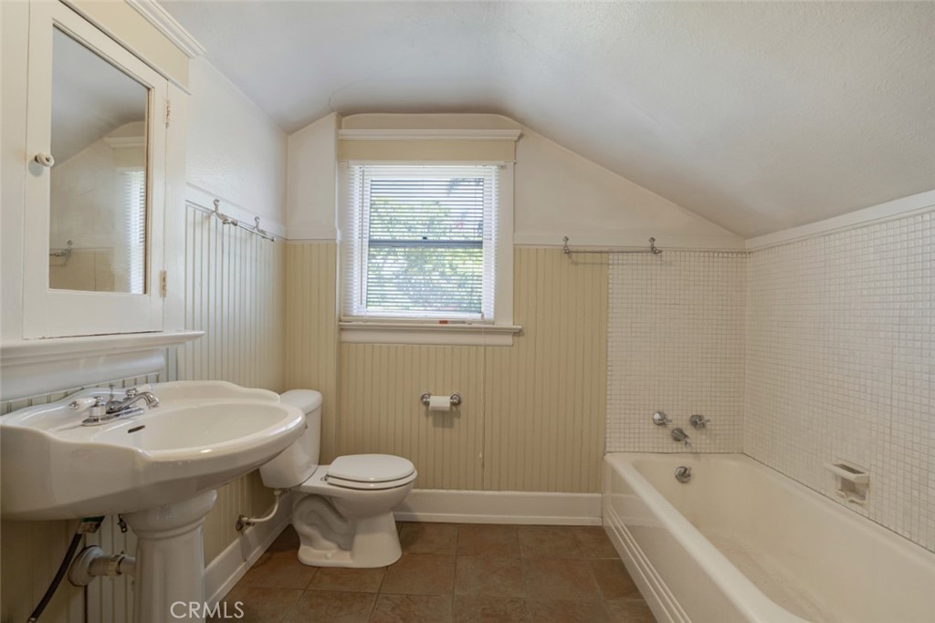 122 North Ridgewood Place Los Angeles, CA 90004 - Photo 29 of 43