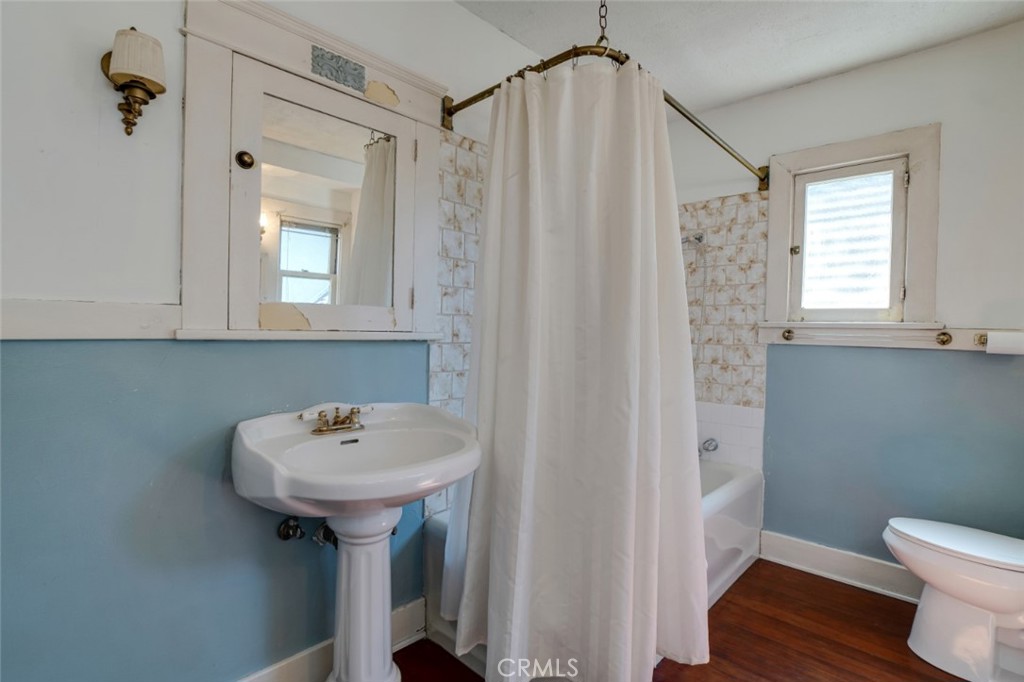 122 North Ridgewood Place Los Angeles, CA 90004 - Photo 33 of 43