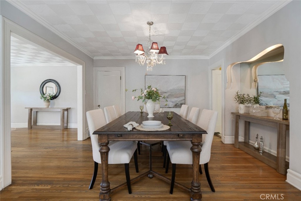122 North Ridgewood Place Los Angeles, CA 90004 - Photo 9 of 43