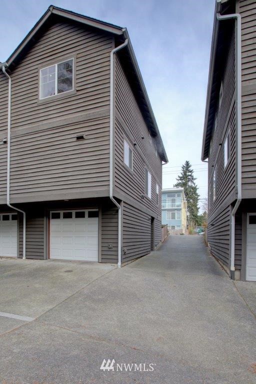 931 North 97th Street, Unit C Seattle, WA 98103 - Photo 16 of 19 Gallery Image 16