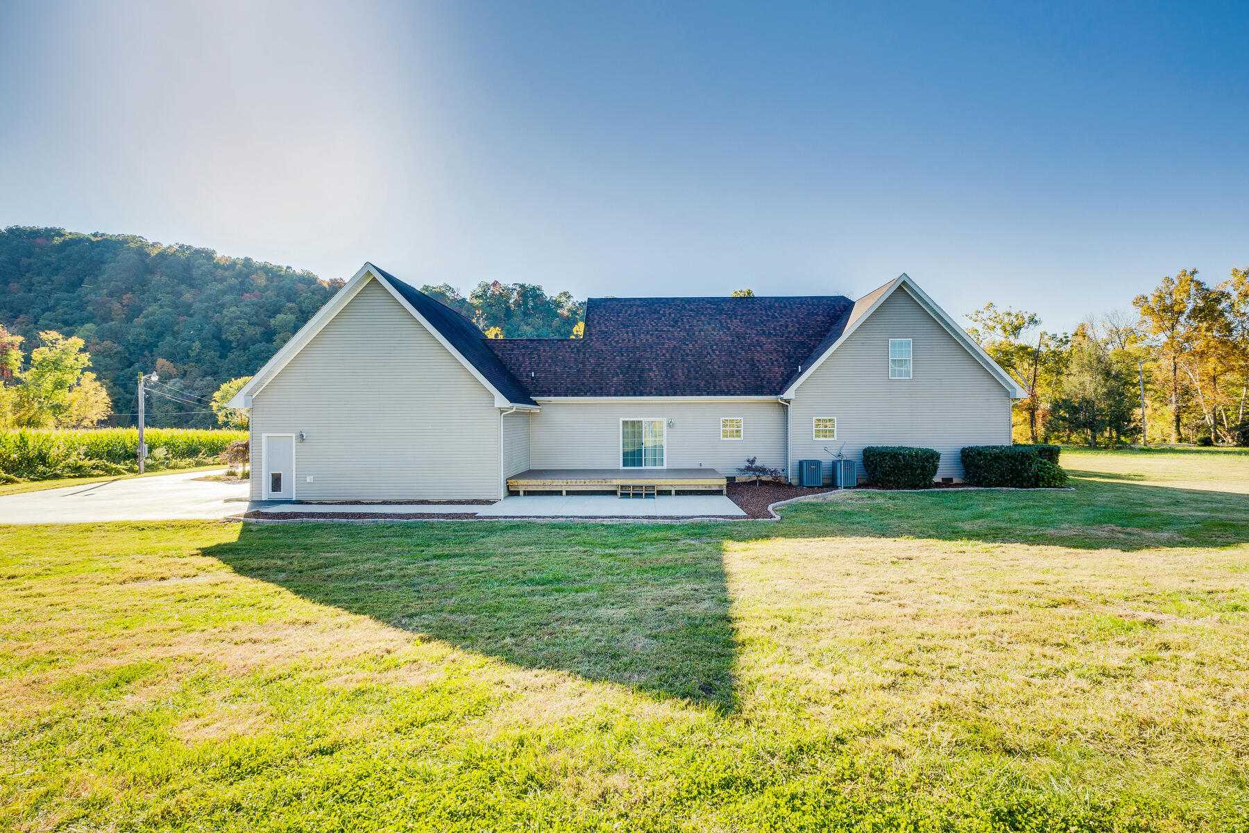 272 Steel Bridge Road Elizabethton, TN 37643 - Photo 54 of 73 010