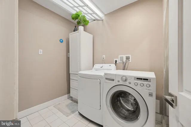 $2,700 | 1419 Wisconsin Avenue Northwest, Unit 3, Washington, DC 20007