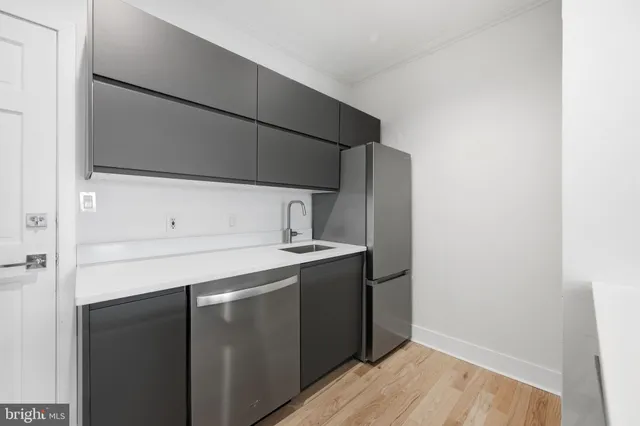 $2,700 | 1419 Wisconsin Avenue Northwest, Unit 3, Washington, DC 20007