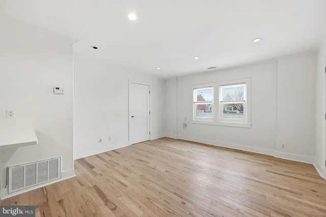 $2,700 | 1419 Wisconsin Avenue Northwest, Unit 3, Washington, DC 20007