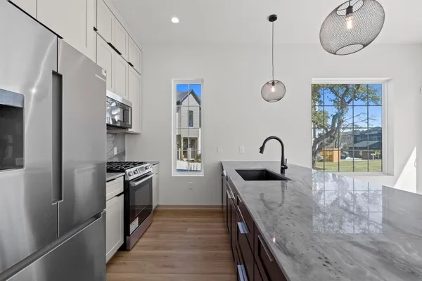 $4,000 | 1736 Bunche Road, Unit BUILDING 1, Austin, TX 78721