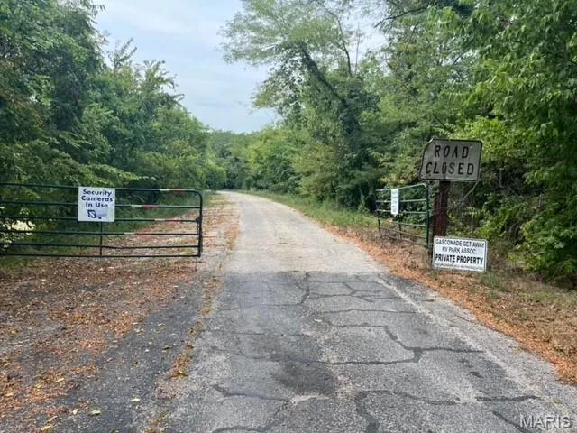 $83,900 | 51-52 Maries Road 339, Vienna, MO 65582