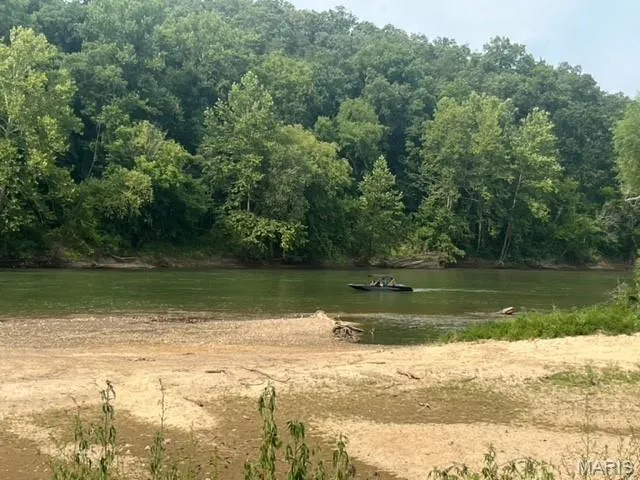 $83,900 | 51-52 Maries Road 339, Vienna, MO 65582