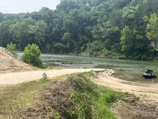 $83,900 | 51-52 Maries Road 339, Vienna, MO 65582