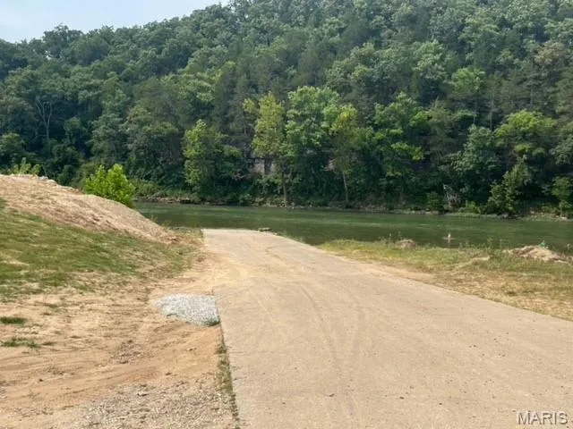 $83,900 | 51-52 Maries Road 339, Vienna, MO 65582