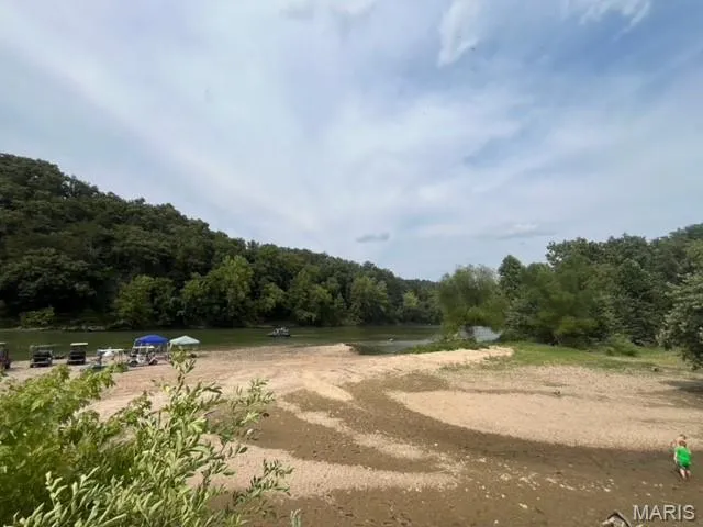 $83,900 | 51-52 Maries Road 339, Vienna, MO 65582