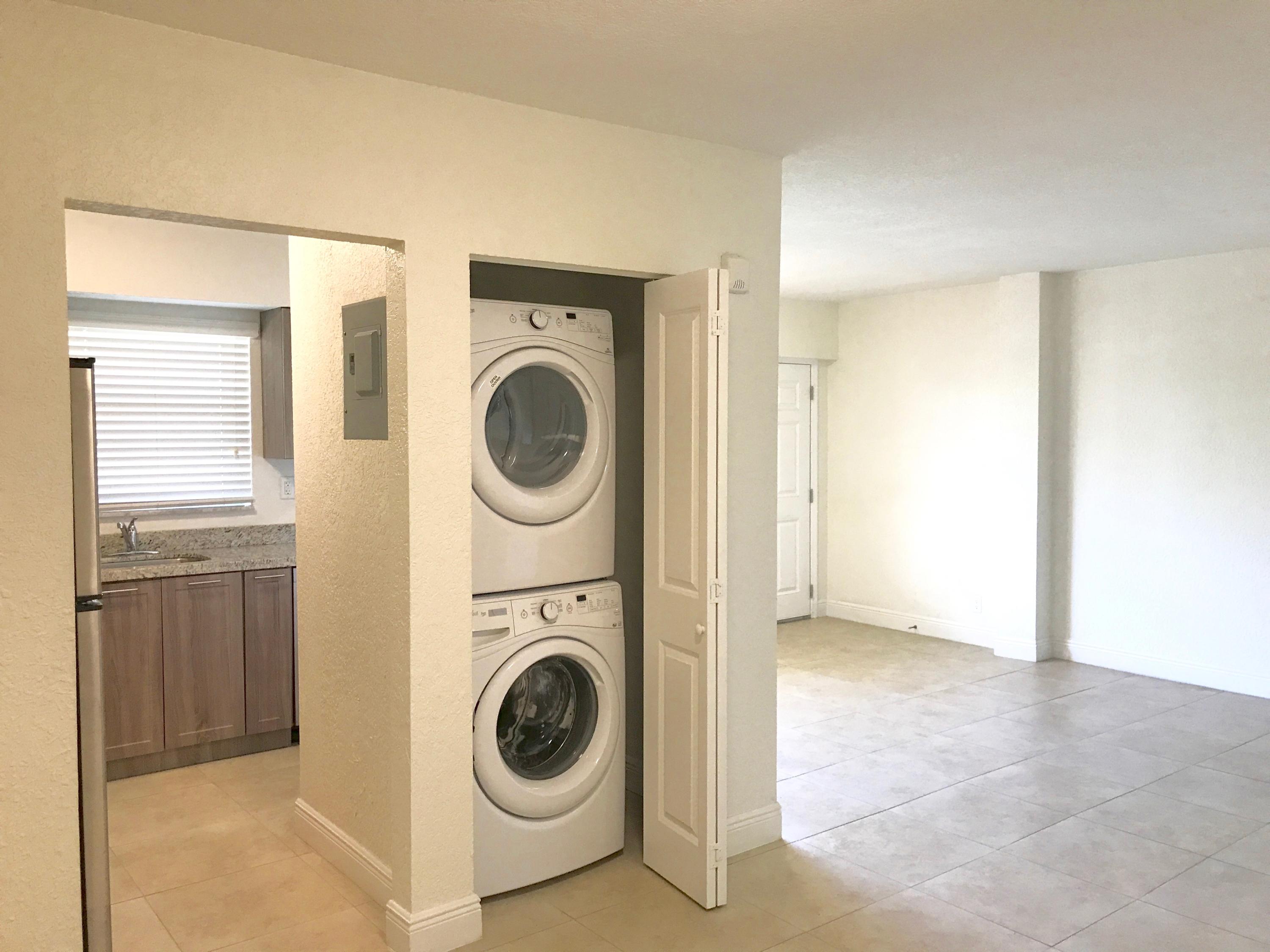 20 Southeast 14th Street, Unit 201 Boca Raton, FL 33432 - Photo 14 of 28 IMG_3321