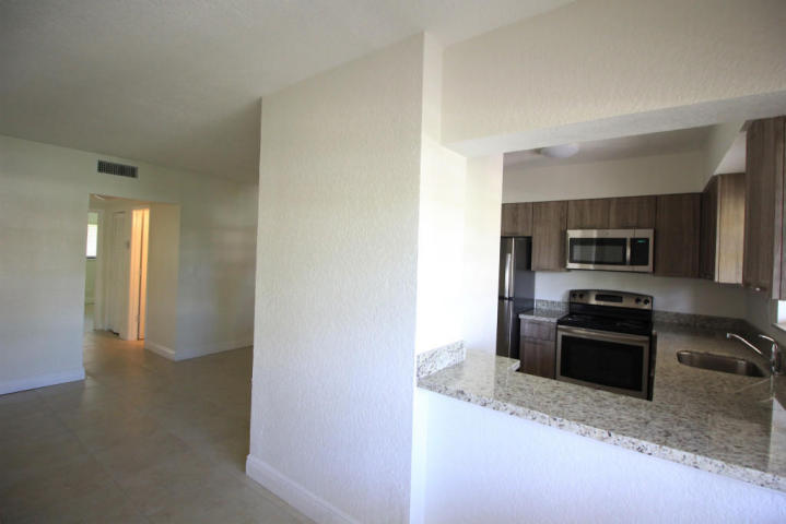 20 Southeast 14th Street, Unit 201 Boca Raton, FL 33432 - Photo 3 of 28 20151029172355736679000000-o