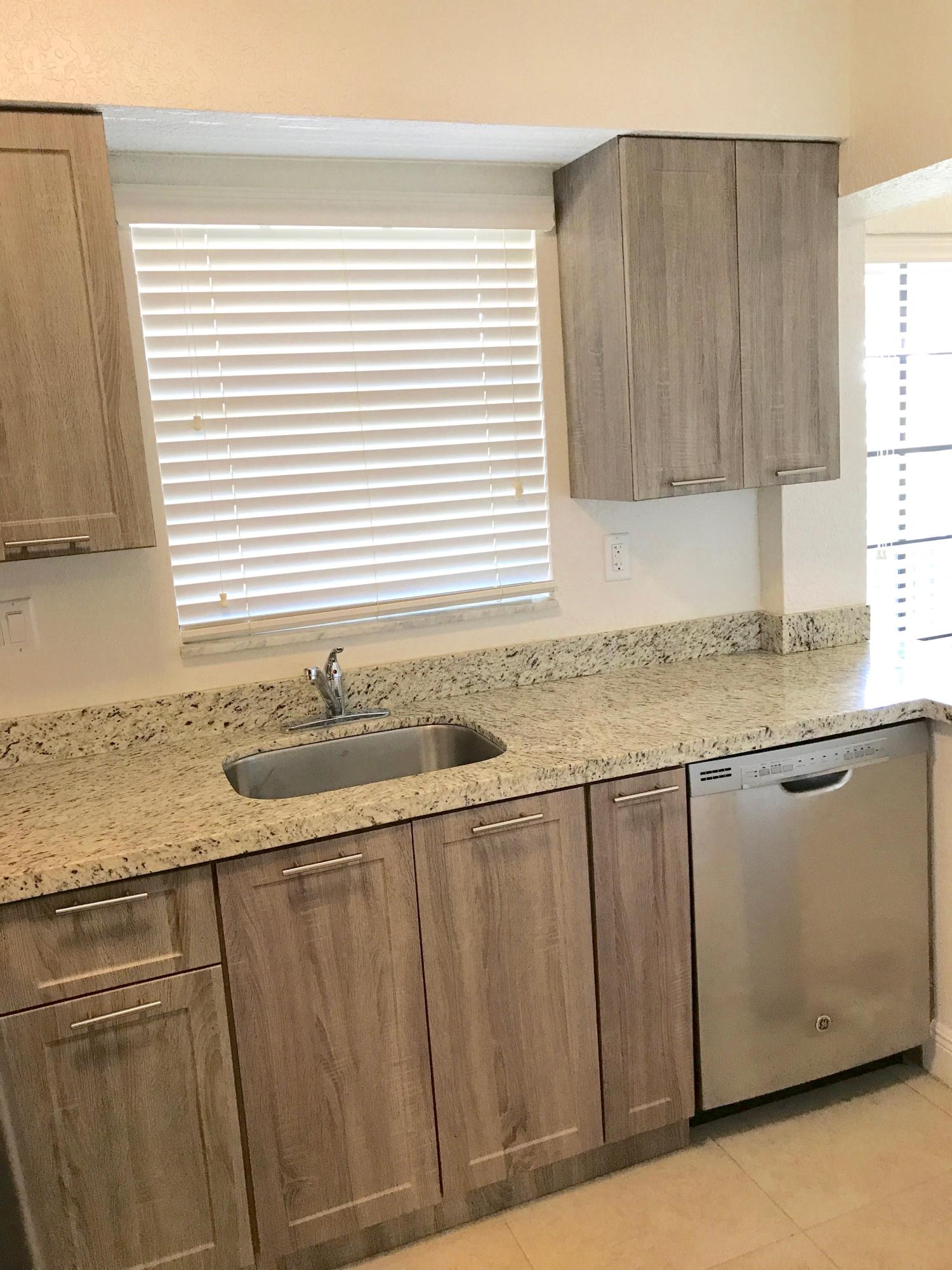 20 Southeast 14th Street, Unit 201 Boca Raton, FL 33432 - Photo 4 of 28 IMG_3341