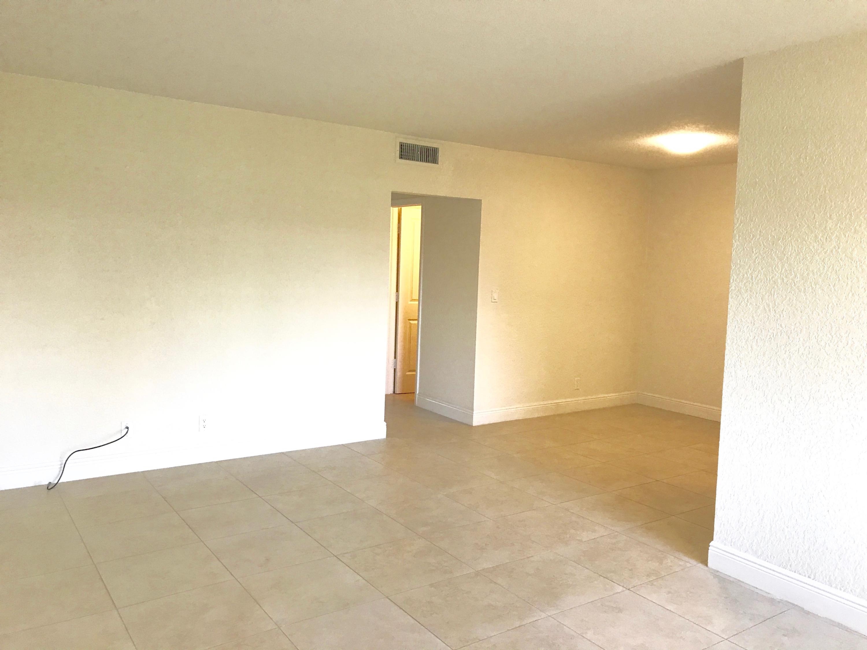 20 Southeast 14th Street, Unit 201 Boca Raton, FL 33432 - Photo 10 of 28 IMG_3319