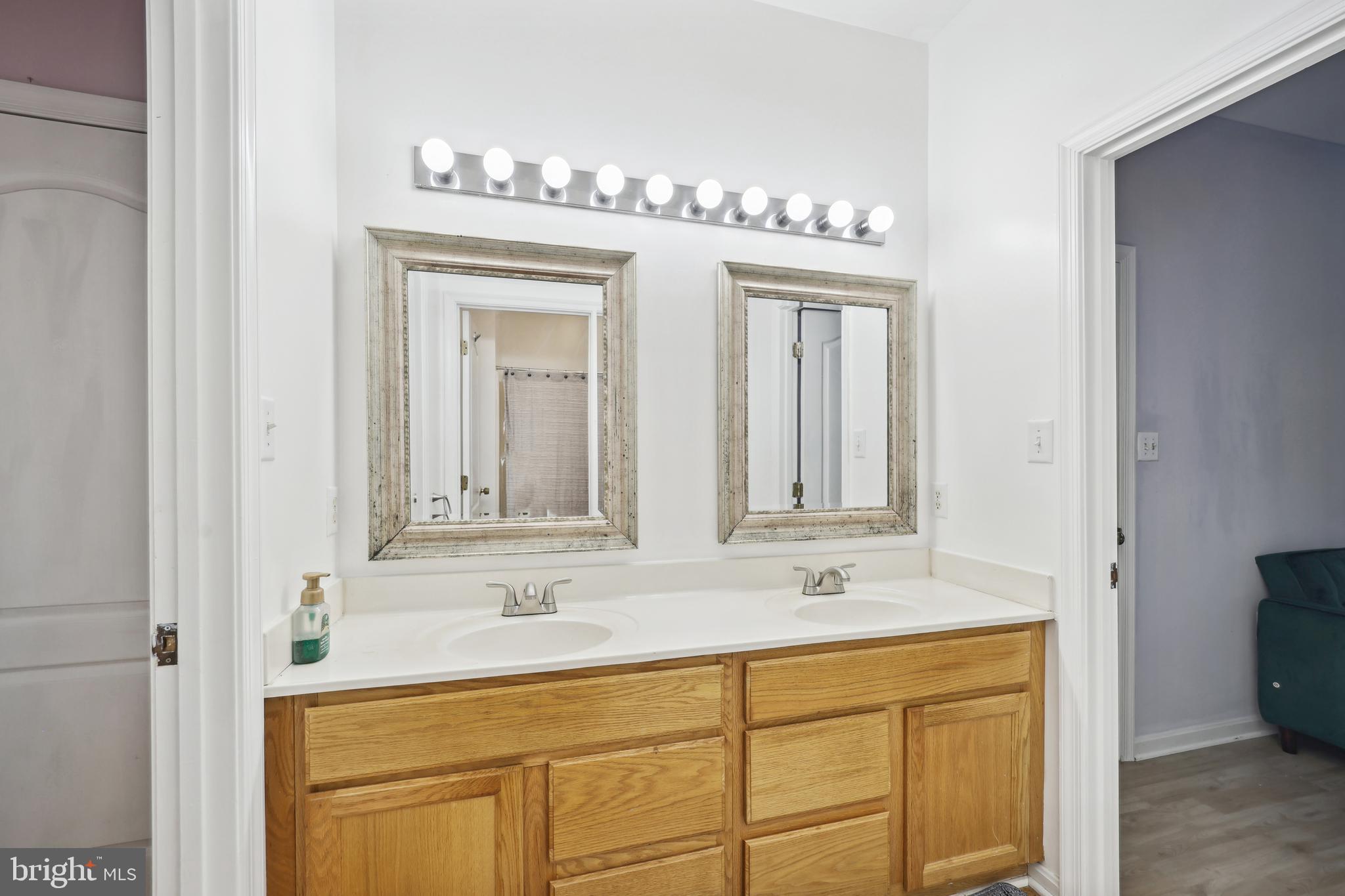 10809 Tippett Road Clinton, MD 20735 - Photo 29 of 48 Upstairs Jack & Jill Bathroom #3