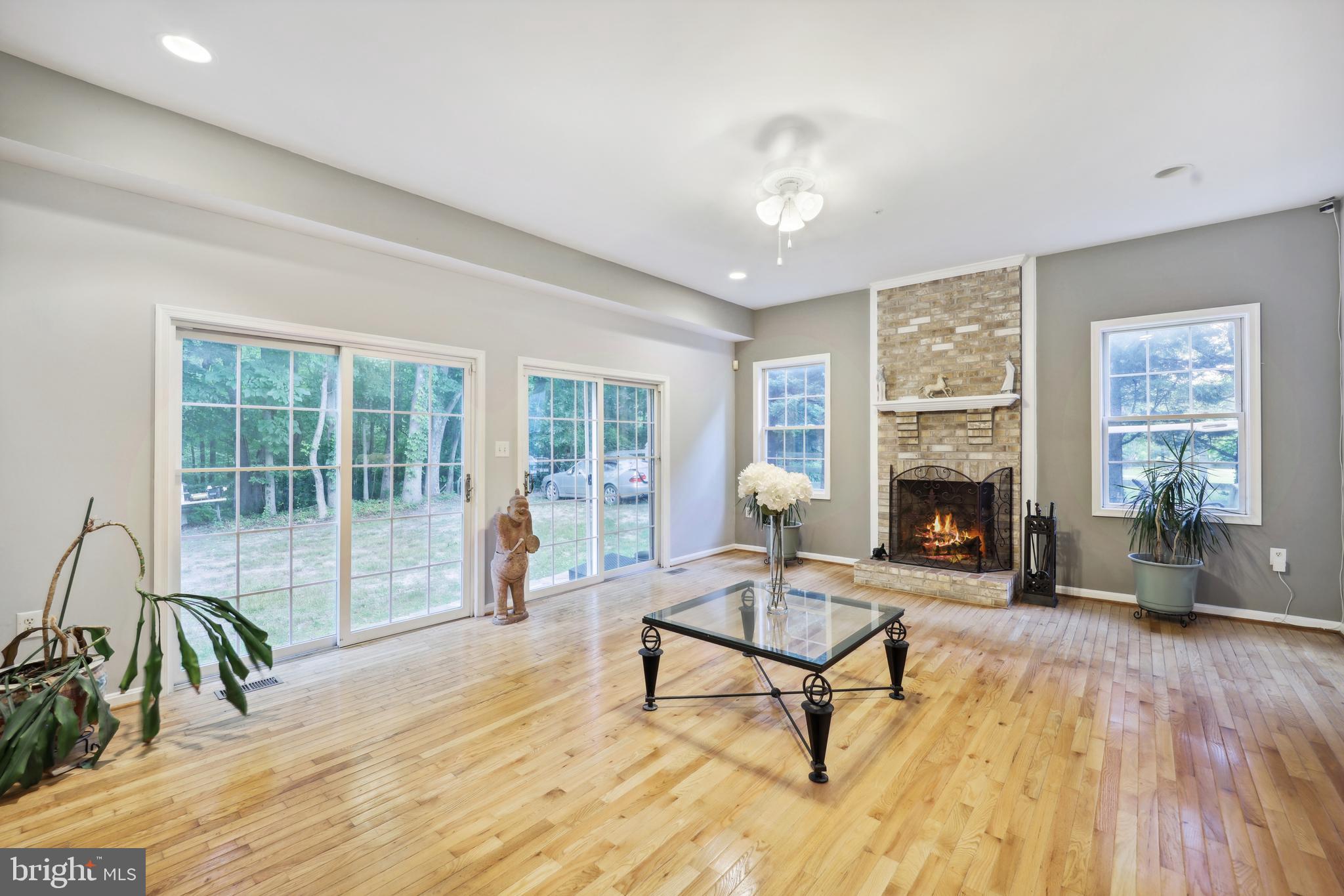 10809 Tippett Road Clinton, MD 20735 - Photo 6 of 48 Family Room