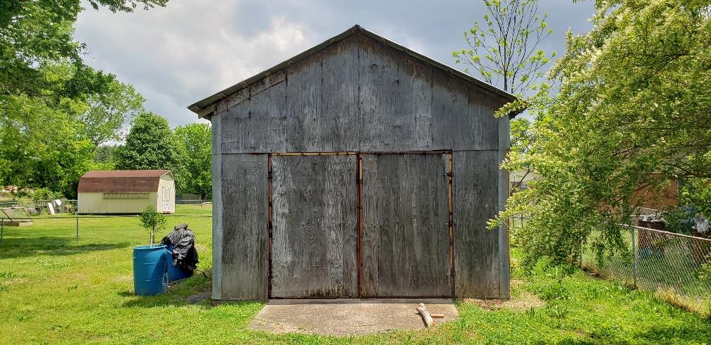 807 Miles Road Pulaski, TN 38478 - Photo 5 of 18 Storage Building