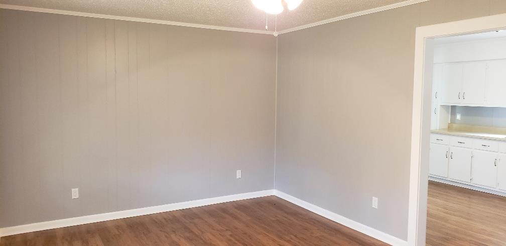 807 Miles Road Pulaski, TN 38478 - Photo 8 of 18 Living Room