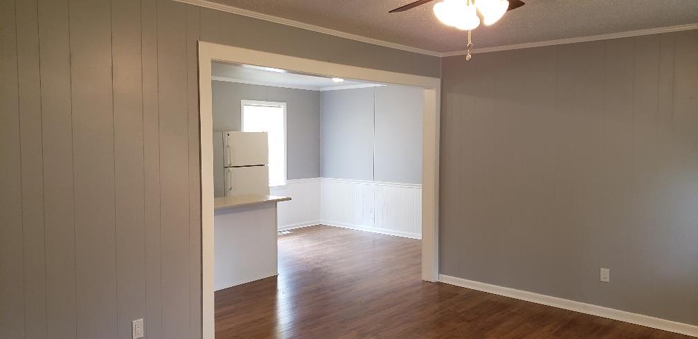 807 Miles Road Pulaski, TN 38478 - Photo 9 of 18 Living Room