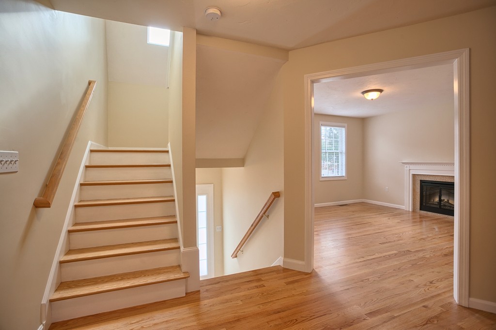 18 Wightman Road Tewksbury, MA 01876 - Photo 5 of 26 Gallery Image 5