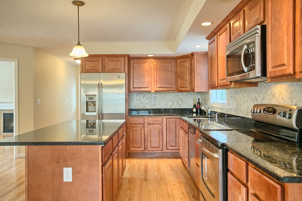 18 Wightman Road Tewksbury, MA 01876 - Photo 7 of 26 Gallery Image 7