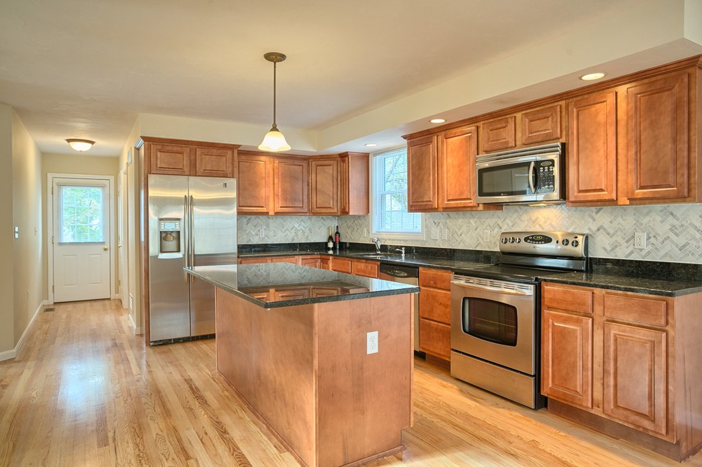 18 Wightman Road Tewksbury, MA 01876 - Photo 8 of 26 Gallery Image 8