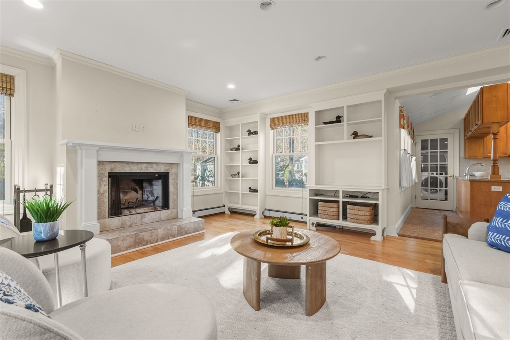 10 Nickerson Road Bedford, MA 01730 - Photo 4 of 22